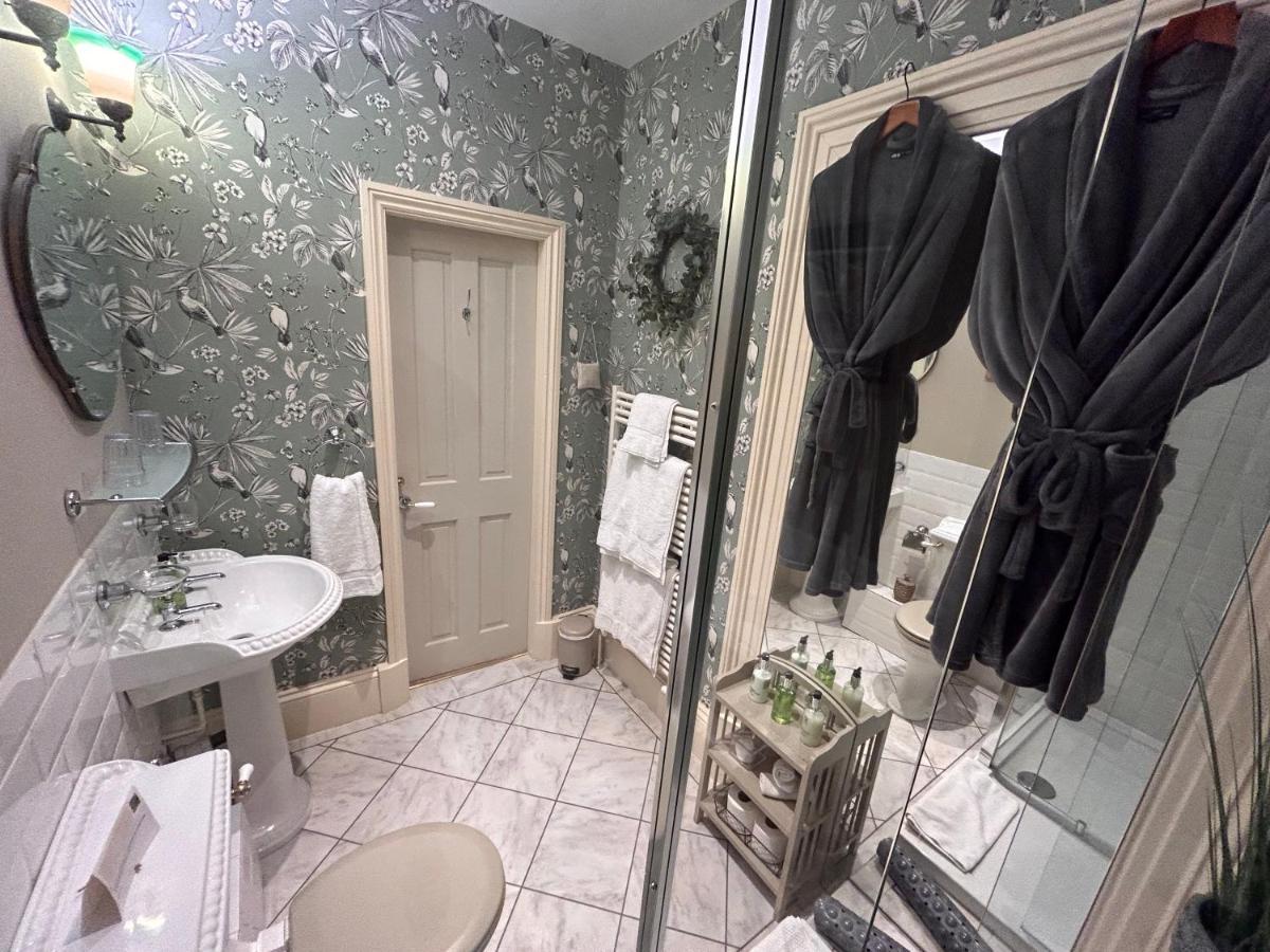 Hazel Manor Guest House Harrogate Bagian luar foto