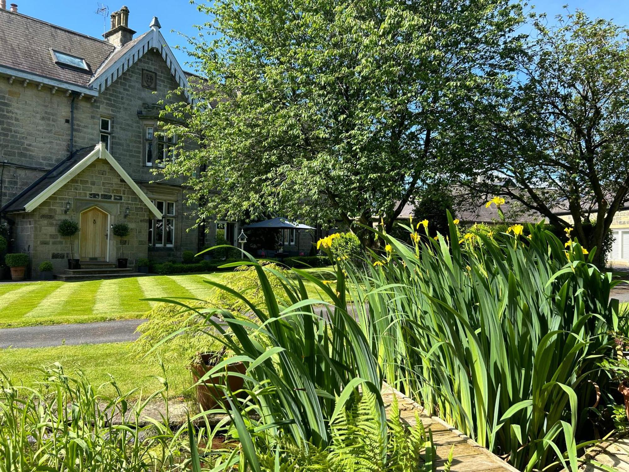 Hazel Manor Guest House Harrogate Bagian luar foto